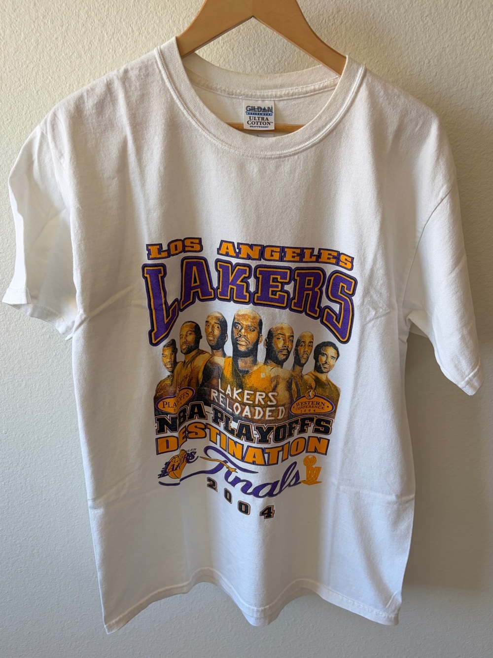 2004 Los Angeles Lakers Reloaded White Graphic T-Shirt Kobe Shaq